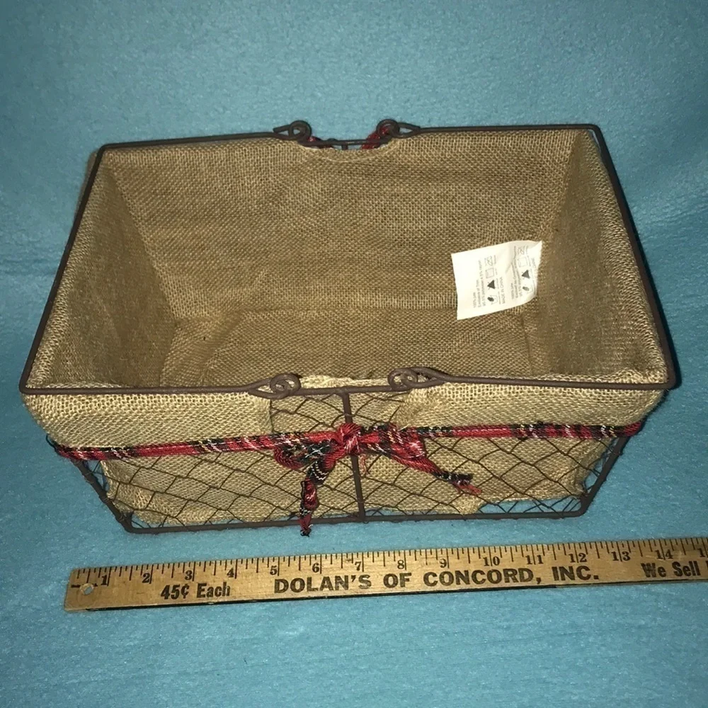 𝅺CHICKEN wire basket rustic jute lining Christmas ribbon trim